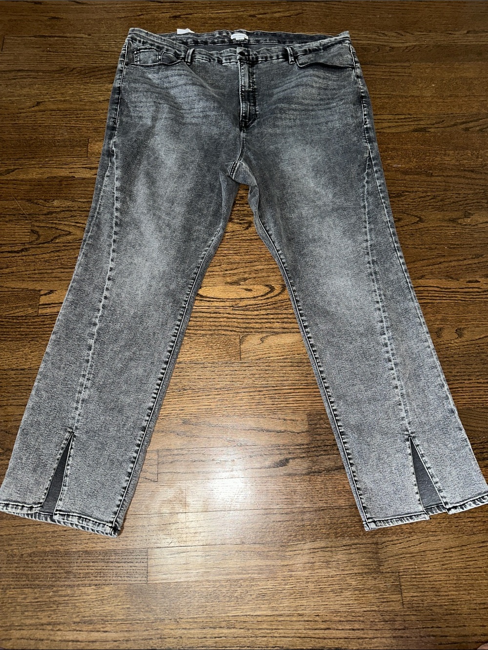 Women's Plus Size Straight-Leg Grey Acid-Wash Stretch Jeans with Ankle Slits